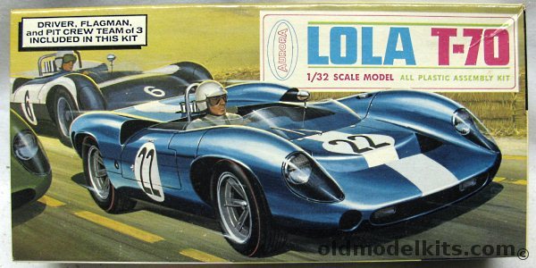 Aurora 1/32 Lola T-70 with Driver / Flagman / Pit Crew of Three, 671-100 plastic model kit